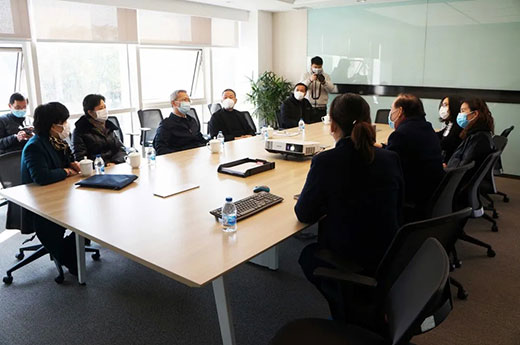 青浦戋戋长余旭峰莅临上；；；；uncitygroup太阳集团调研企业防疫和复工复产事情